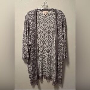 Skies Are Blue Cream and Gray Geometric Knit long line open cardigan